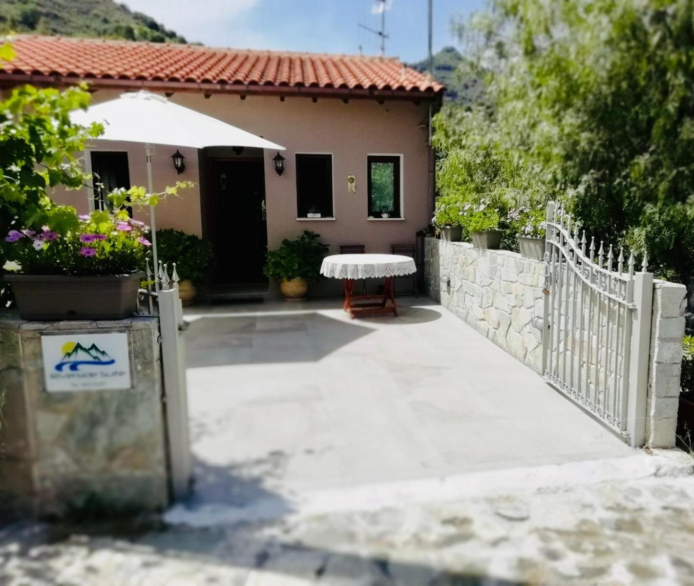 Riverside Suite Kalopanagiotis Dış mekan fotoğraf